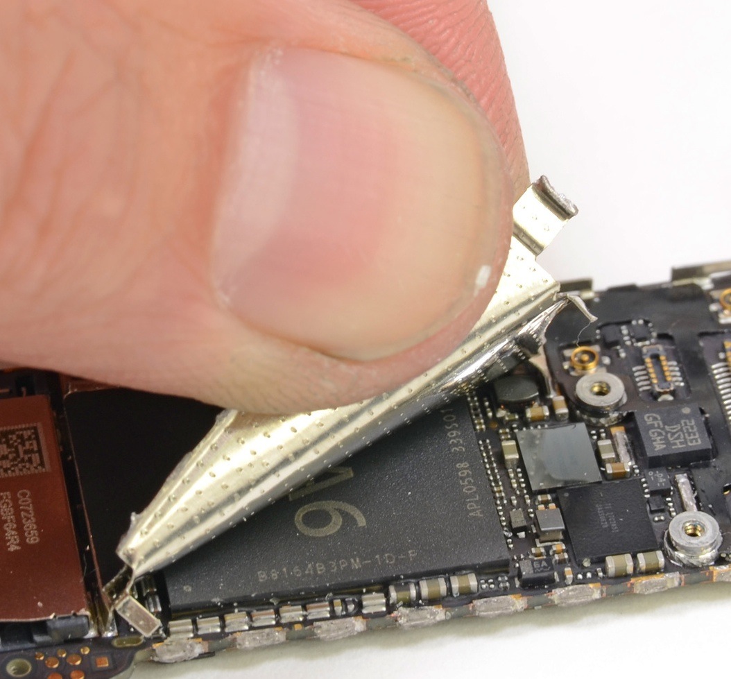 IFixit Verizon iPhone 4 Teardown Reveals GSM Compatible Chip ... Chip iphone